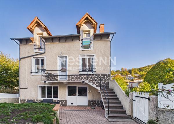 A Marmanhac, à Vendre Maison de type 5 avec 3 chambres, d'une superficie de 120 m².