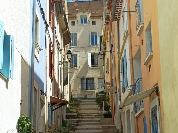 Appartement à louer 345 € CC Béziers 1 pièce 13 m² DPE D
