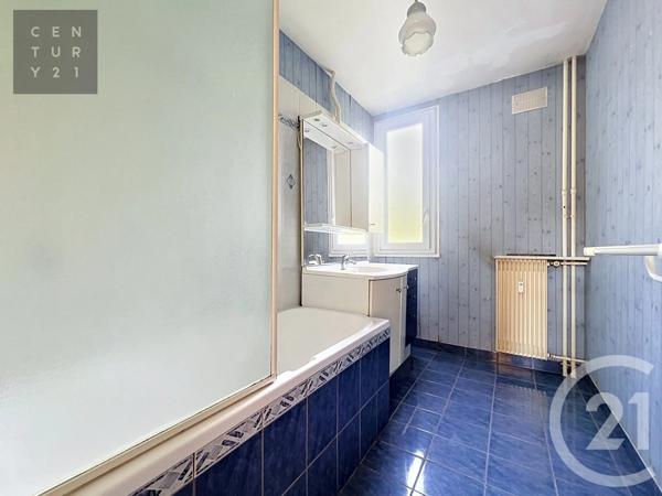 Appartement F3 à vendre  3 pièces - 56,42 m 2   TROYES  - 10