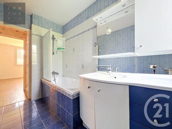 Appartement F3 à vendre  3 pièces - 56,42 m 2   TROYES  - 10