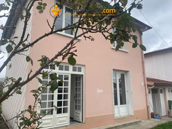 Location                                                      Maison
                        
                     4 pièces                      75 m2                     à Lavelanet