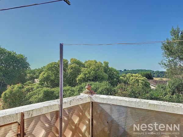 A Vendre Maison en pierre de 175 m² avec garage, dépendance, jardin et piscine sur la commune de Caussens