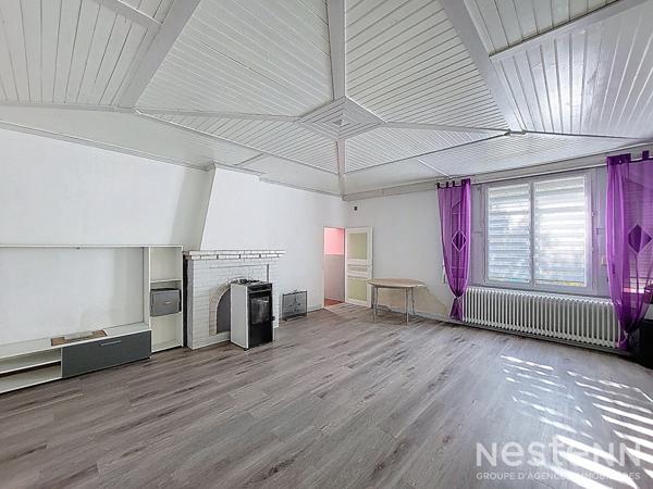 A Vendre Maison en pierre de 175 m² avec garage, dépendance, jardin et piscine sur la commune de Caussens