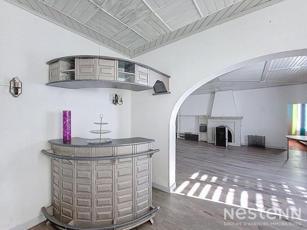 A Vendre Maison en pierre de 175 m² avec garage, dépendance, jardin et piscine sur la commune de Caussens