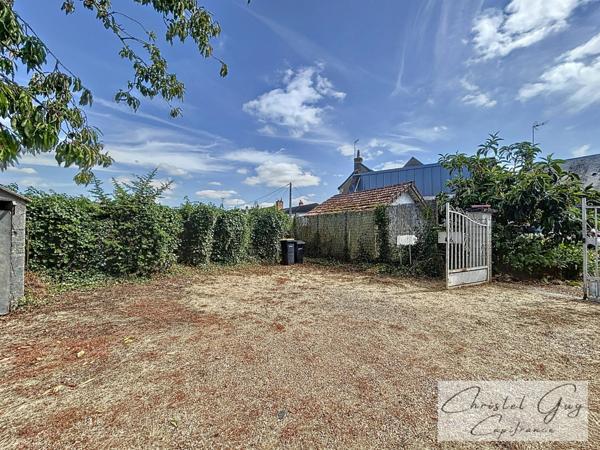 Montval sur Loir (72) Immeuble à vendre, 2 appartements