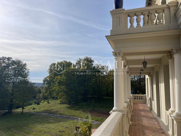 Beau manoir du XIXe siècle dans l'Yonne, à 15 km de Sens