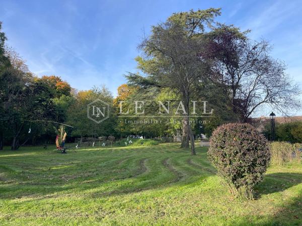 Beau manoir du XIXe siècle dans l'Yonne, à 15 km de Sens