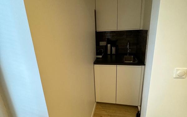 Appartement à louer    1 pièce • 10,26 m2 Paris 10