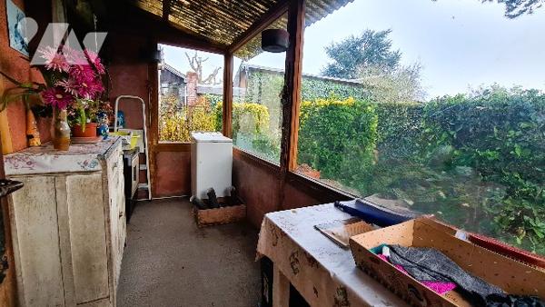 Maison 2 ch, grand jardin bord de route