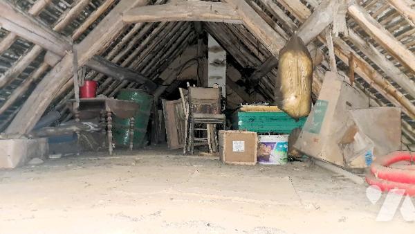 Maison 2 ch, grand jardin bord de route