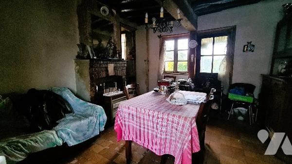 Maison 2 ch, grand jardin bord de route