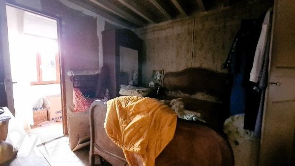 Maison 2 ch, grand jardin bord de route