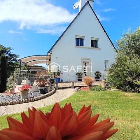 Tregunc. maison rénové, les plages à pied, très bel environnement