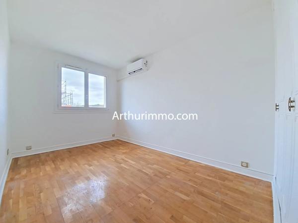 Vente                                                      Maison
                        
                     5 pièces                      128 m2                     à Boissy-Saint-Léger