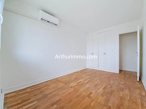 Vente                                                      Maison
                        
                     5 pièces                      128 m2                     à Boissy-Saint-Léger