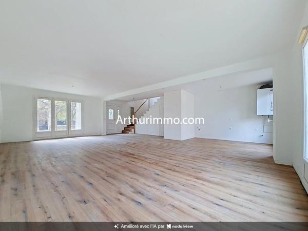Vente                                                      Maison
                        
                     5 pièces                      128 m2                     à Boissy-Saint-Léger