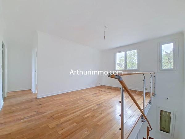 Vente                                                      Maison
                        
                     5 pièces                      128 m2                     à Boissy-Saint-Léger
