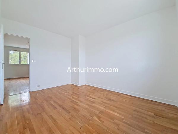 Vente                                                      Maison
                        
                     5 pièces                      128 m2                     à Boissy-Saint-Léger