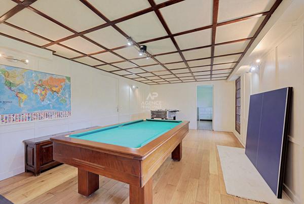 Maison Saint Germain En Laye 6 pièce(s) 186 m2 1 095 000 € ** - Référence 17897