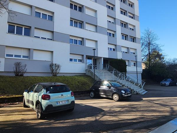 Beau Studio Lumineux