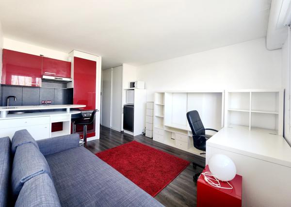 Beau Studio Lumineux