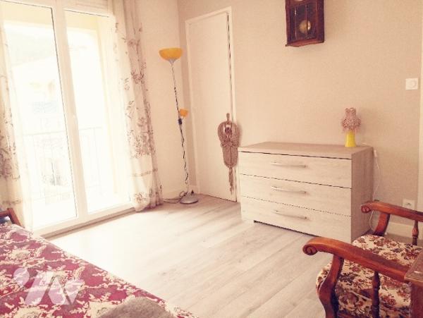 Centre-ville, au calme, toutes commodités, vue montagnes - Appt T3 de 77 m² avec ascenseur ...