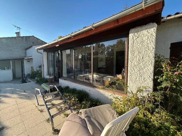 Maison en vente à Pélissanne avec piscine et 4 chambres.