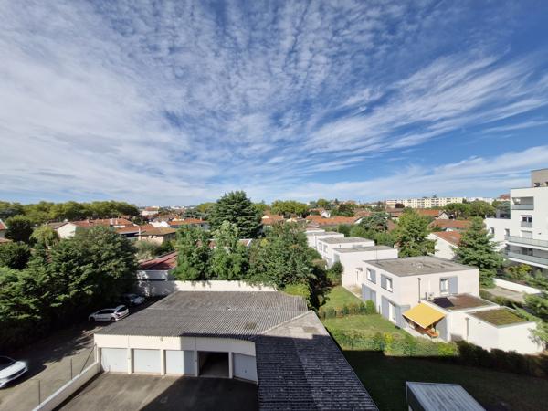 APPARTEMENT 107 m² BRON CENTRE