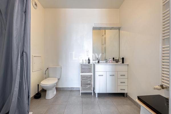 T2 + 2 parkings privés (sous-sol + extérieur)