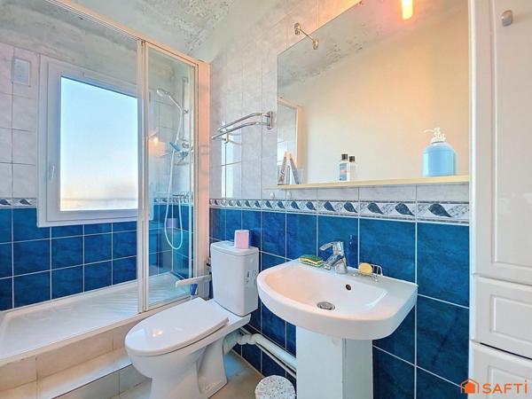 APPARTEMENT AU 6E ET DERNIER ETAGE AVEC TERRASSE