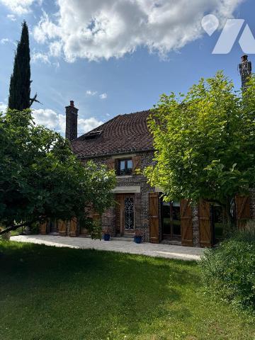 Maison à vendre à Torvilliers (10440)

À 10 minutes de Troyes, cette propriété pleine de char...