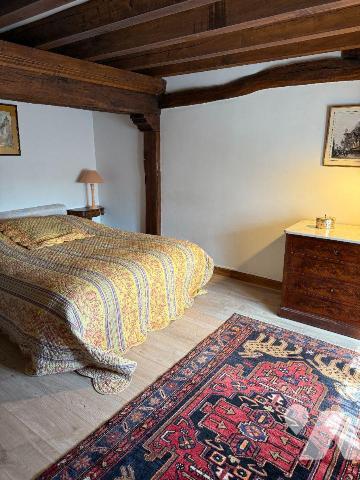 Maison à vendre à Torvilliers (10440)

À 10 minutes de Troyes, cette propriété pleine de char...