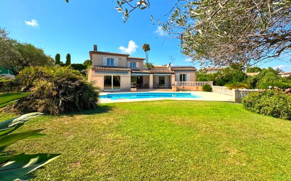 Maison à vendre    5 pièces • 185,99 m2 Antibes