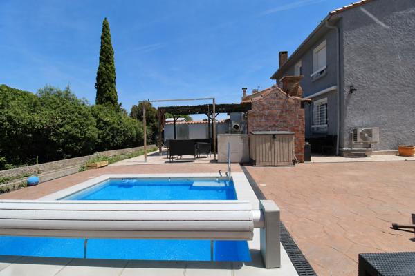 Villa avec piscine , garage et T2 indépendant