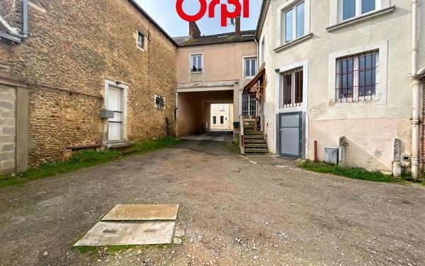 Maison à vendre    7 pièces •  Connerré