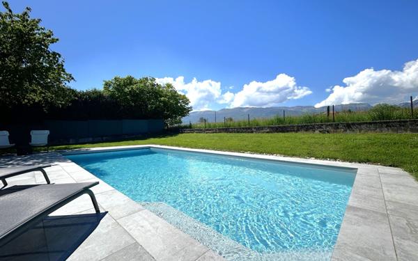 Maison à vendre    5 pièces •  Versonnex