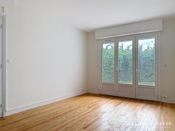 MAISON de ville composée de 2 apt