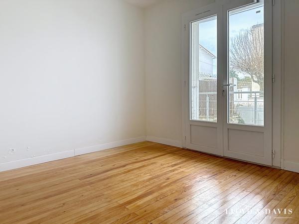 MAISON de ville composée de 2 apt