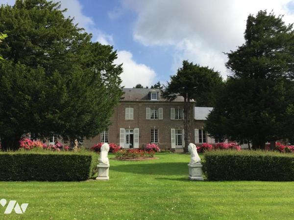 FRIAUCOURT, ELEGANTE DEMEURE 