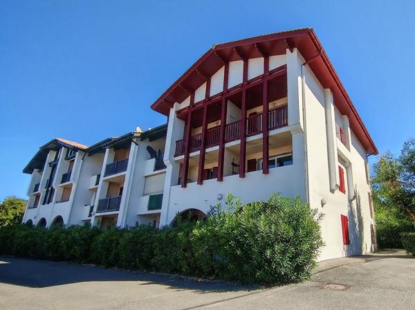 Exclusivité à Guéthary : Charmant appartement 2 pièces en rez-de-chaussée avec parking, Guethary 64210
