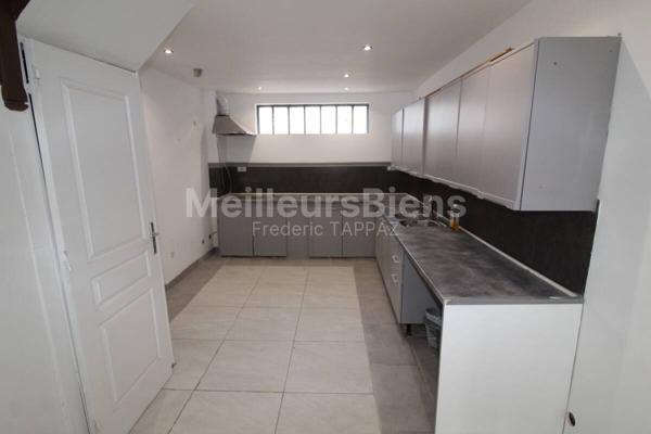 Maison rénovée avec terrain proche du centre ville (38380Saint Laurent du Pont)