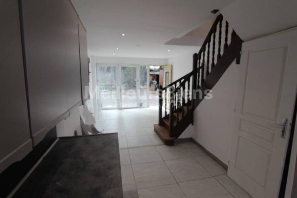 Maison rénovée avec terrain proche du centre ville (38380Saint Laurent du Pont)