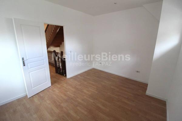 Maison rénovée avec terrain proche du centre ville (38380Saint Laurent du Pont)