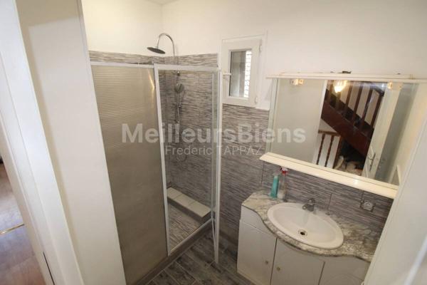 Maison rénovée avec terrain proche du centre ville (38380Saint Laurent du Pont)