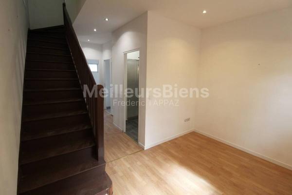 Maison rénovée avec terrain proche du centre ville (38380Saint Laurent du Pont)