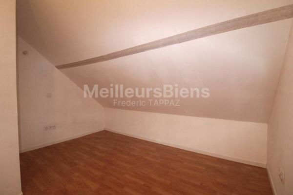 Maison rénovée avec terrain proche du centre ville (38380Saint Laurent du Pont)