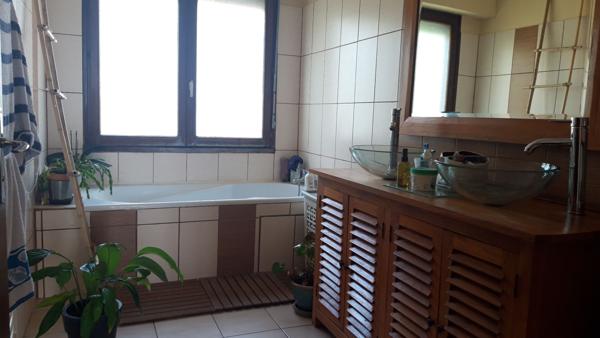 MAISON INDIVIDUELLE ANNÉE 80 - NAINTRÉ