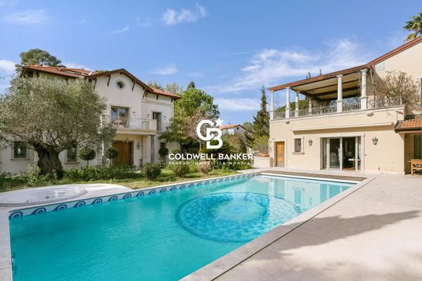 Villa 9 pièces à vendre Antibes - 06600 / Réf: 985