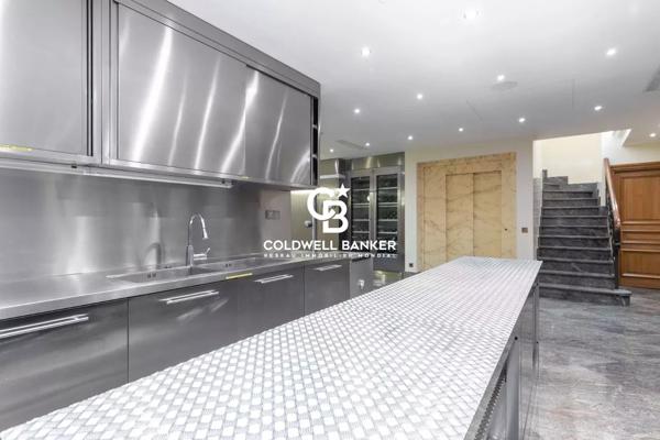 Villa 9 pièces à vendre Antibes - 06600 / Réf: 985
