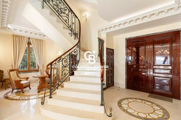 Villa 9 pièces à vendre Antibes - 06600 / Réf: 985